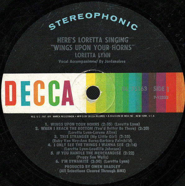 Loretta Lynn : Here's Loretta Singing "Wings Upon Your Horns" (LP, Album, Pin)