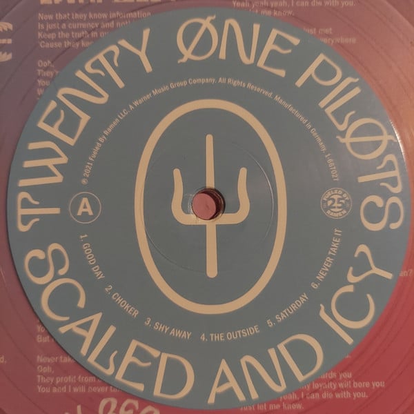 Twenty One Pilots : Scaled And Icy (LP, Album, Cry)